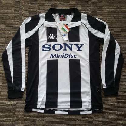 Juventus 1997/98 Home kit – Long sleeve