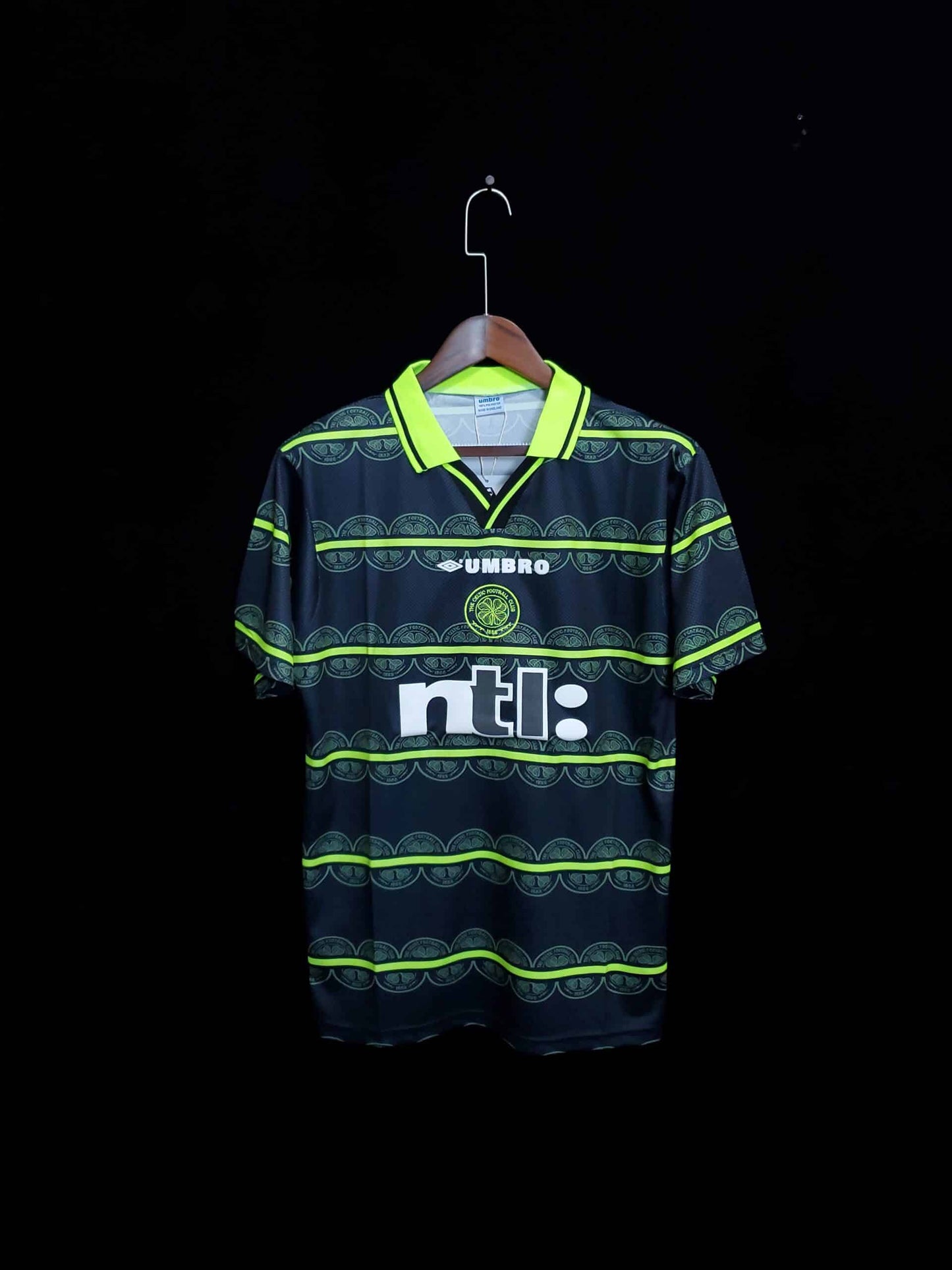 Glasgow Celtic – 1999/2000 Away kit