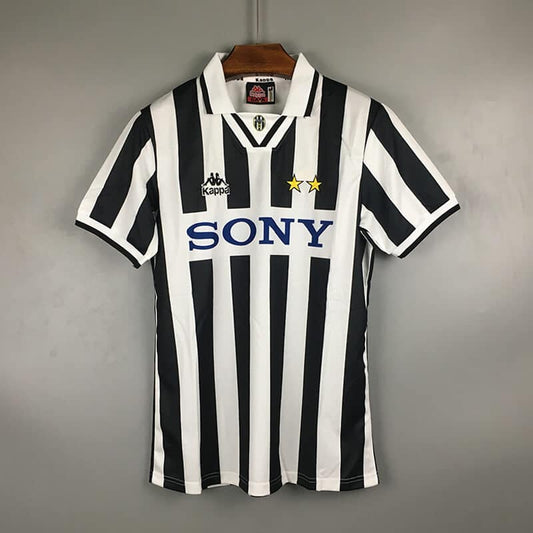 Juventus 1995/1997 Home Kit