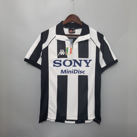 Juventus 1997/98 Home kit – Short sleeve