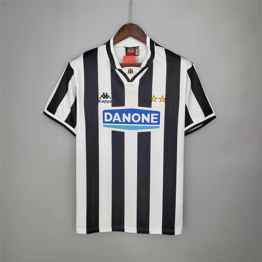 Juventus 1994/1995 Home kit