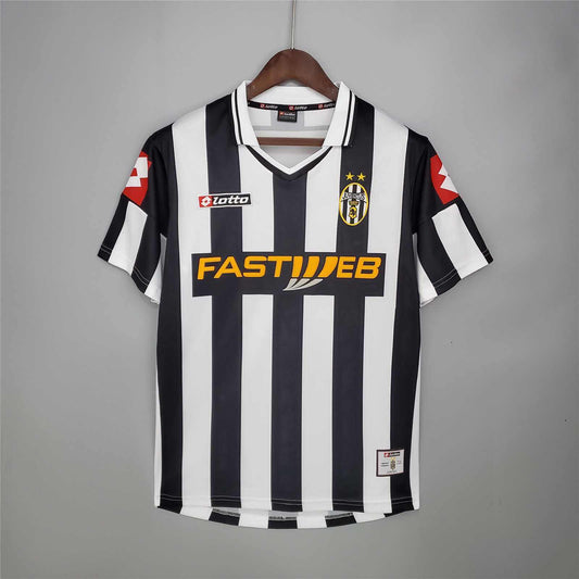 Juventus 2001/2002 Home Kit