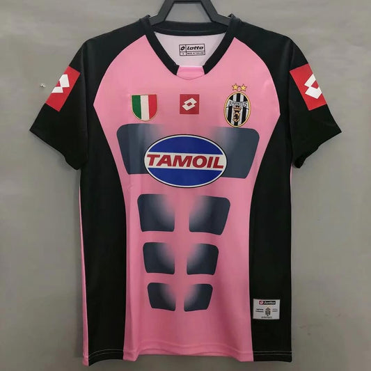 Juventus 2002/2003 Goalkeeper Pink Kit